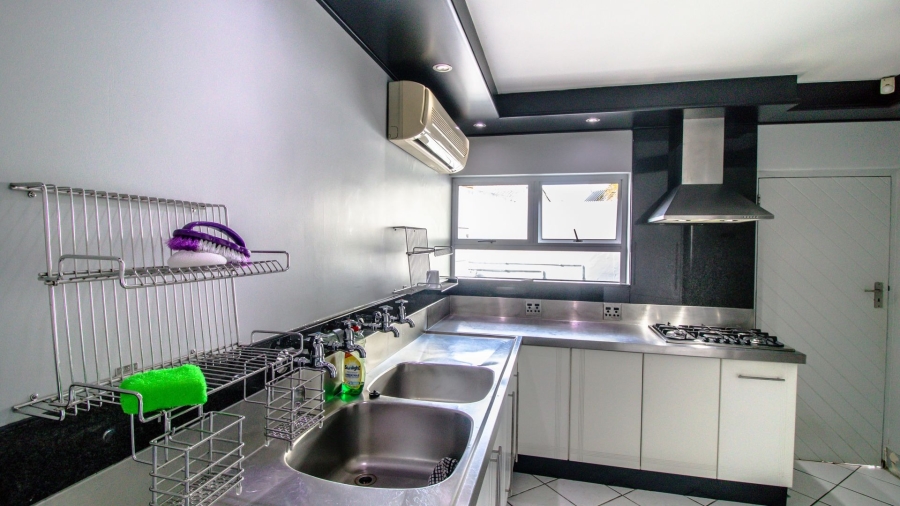 4 Bedroom Property for Sale in Nahoon Valley Park Eastern Cape